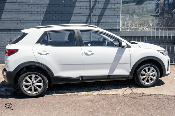 2024 Kia Stonic S in Snow White Pearl (Swp)