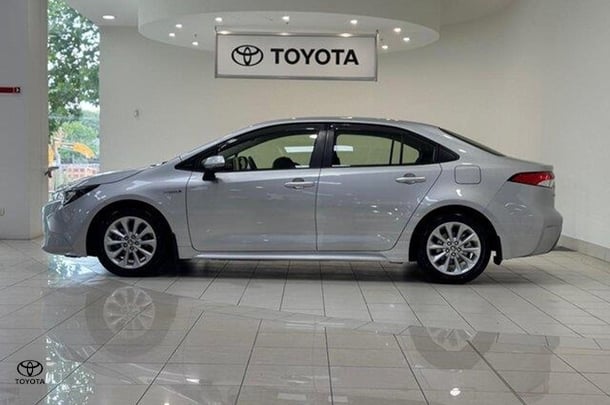 2022 Toyota Corolla Ascent Sport Hybrid in Silver