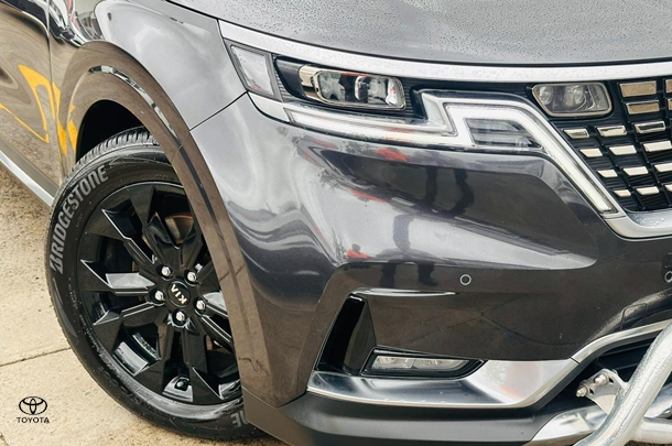 2021 Kia Carnival Platinum in Grey