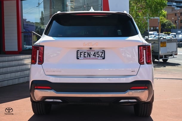 2023 Kia Sorento Sport+ in White