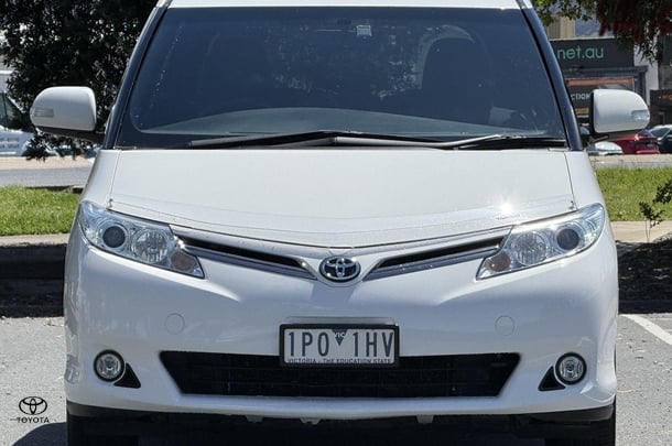 2019 Toyota Tarago GLI in White