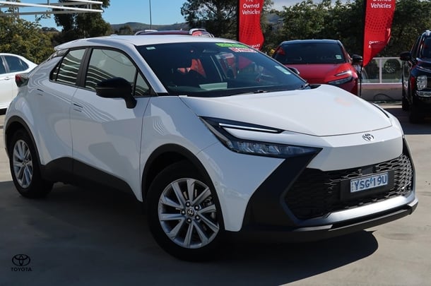 Image of 2025 Toyota C-HR GXL