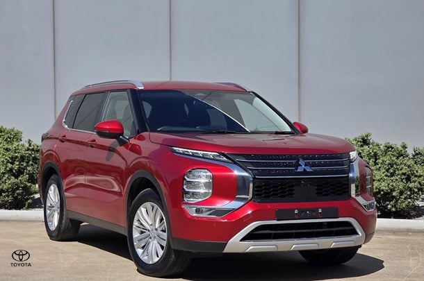 Image of 2024 Mitsubishi Outlander LS