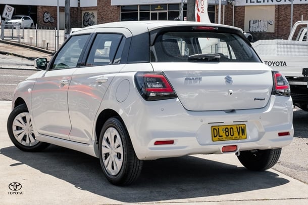 2024 Suzuki Swift Hybrid in White