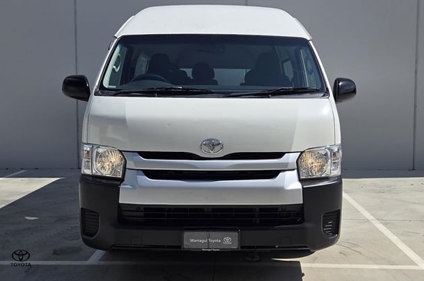 2017 Toyota Hiace Commuter in White