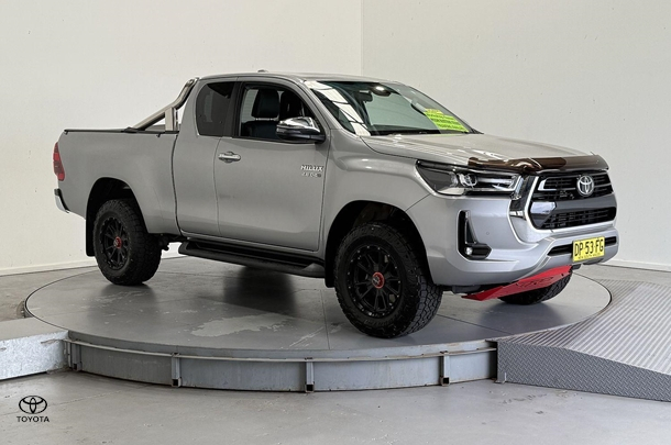 2022 Toyota Hilux SR5 in Silver