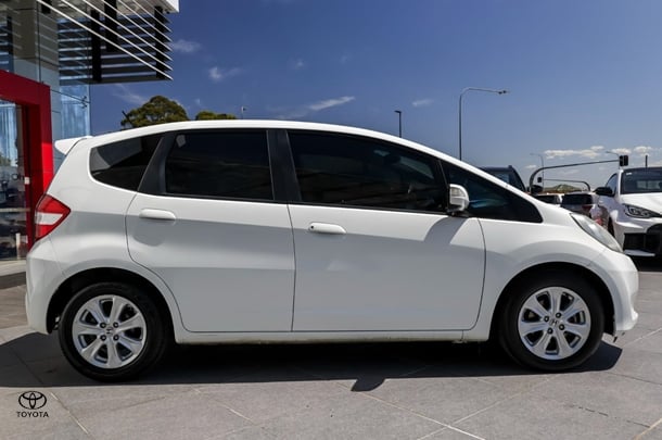 2013 Honda Jazz Vibe in White
