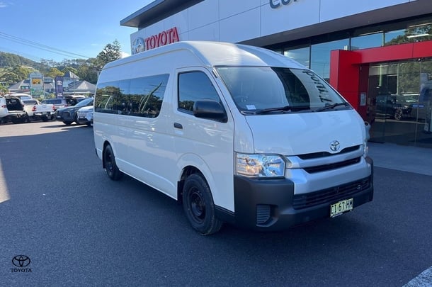 Image of 2016 Toyota Hiace Commuter