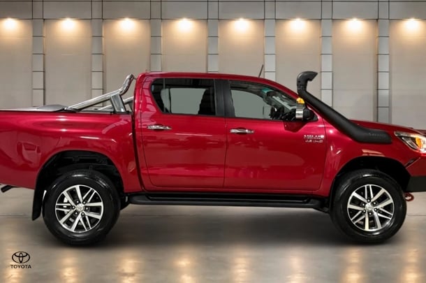 Image of 2016 Toyota Hilux SR5