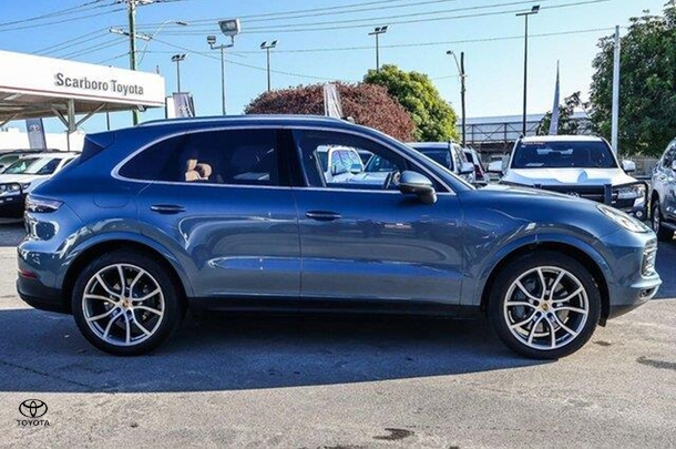 2019 Porsche Cayenne S in Blue