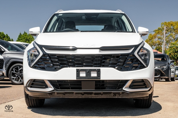 2022 Kia Sportage S in White