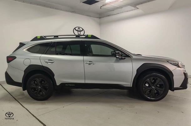 2021 Subaru Outback AWD Sport in Silver
