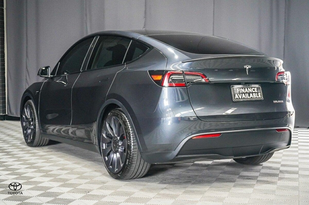 2024 Tesla Model Y Performance in Grey
