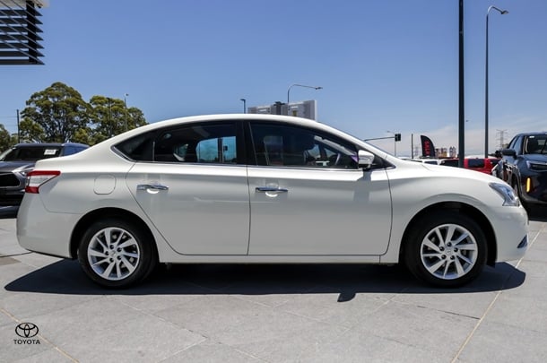 2016 Nissan Pulsar ST in White