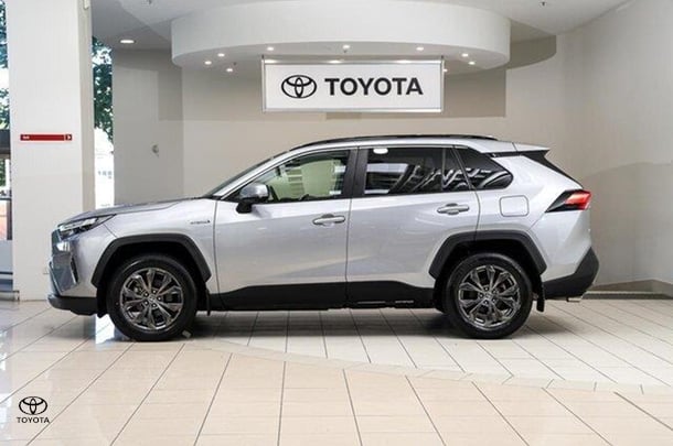 2022 Toyota RAV4 GXL in Silver