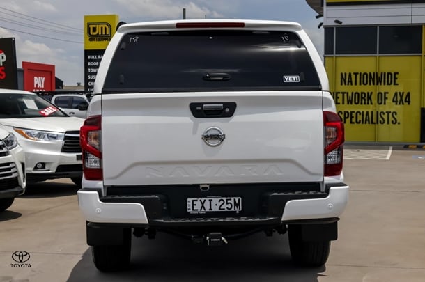 2022 Nissan Navara ST-X in White