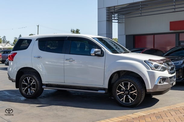 2020 Isuzu MU-X LS-U in White