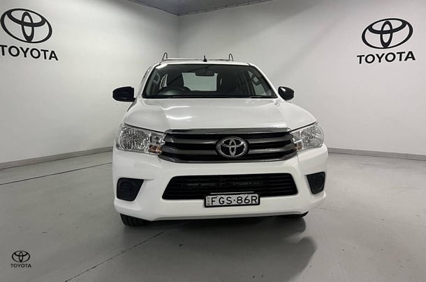 2016 Toyota Hilux SR in White