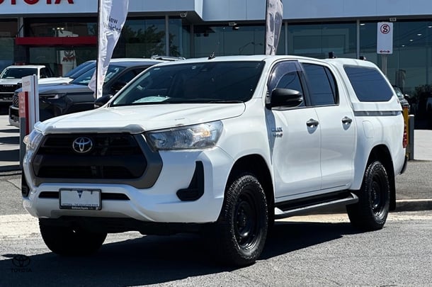 Image of 2020 Toyota Hilux SR