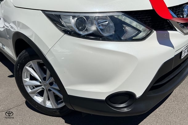 2017 Nissan QASHQAI ST in White
