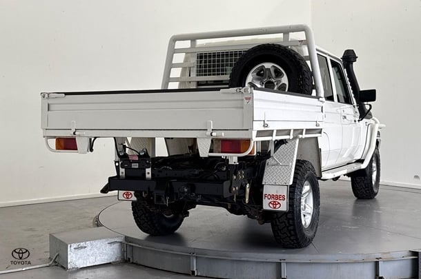 2022 Toyota Landcruiser GXL in White