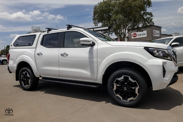 2022 Nissan Navara ST-X in White