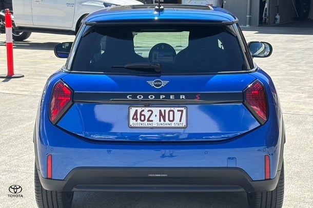 2024 MINI Cooper S Classic in Blue