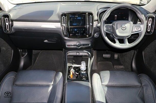 2022 Volvo XC40 Ultimate B5 Dark in Thunder Grey