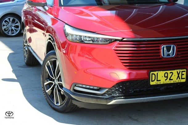 2023 Honda HR-V e:HEV L in Red