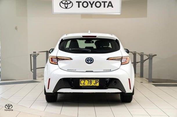 2020 Toyota Corolla Ascent Sport Hybrid in White