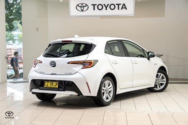2020 Toyota Corolla Ascent Sport Hybrid in White