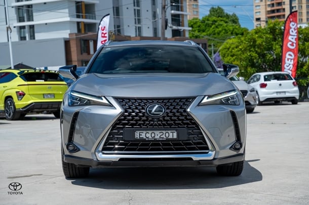 2019 Lexus UX Sports Luxury in Silver