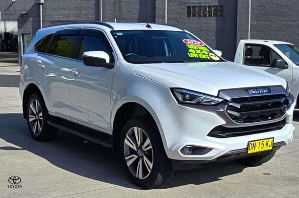 2024 Isuzu MU-X LS-T in White