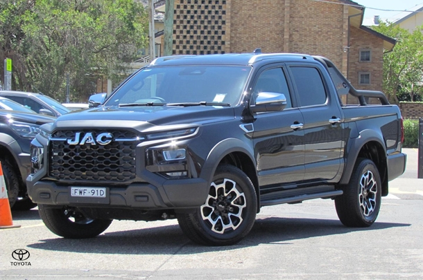 2024 JAC T9 Haven in Karak Black (Aaa)