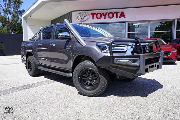 Image of 2020 Toyota Hilux SR5
