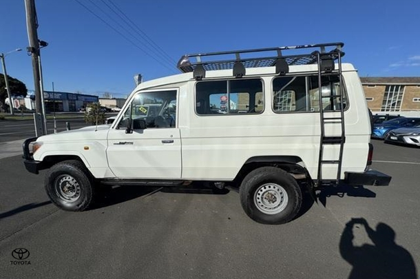 2013 Toyota Landcruiser Workmate in White