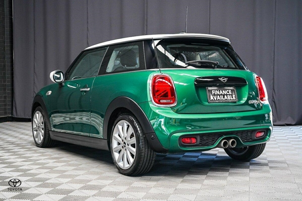 2020 MINI Hatch Cooper S Classic in Green