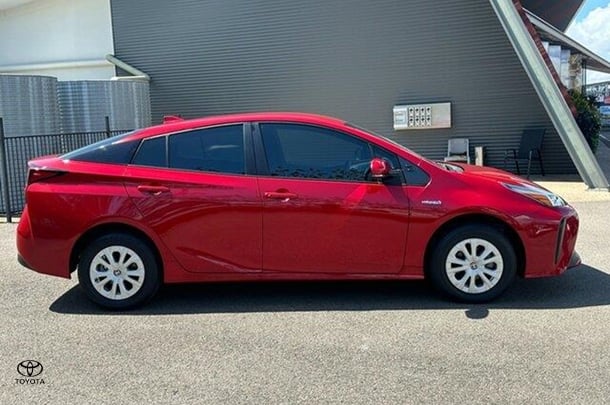 2021 Toyota Prius Base in Red