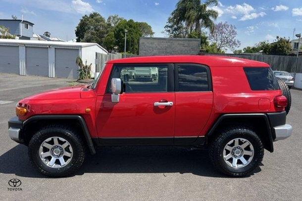 2014 Toyota FJ Cruiser Base in Red