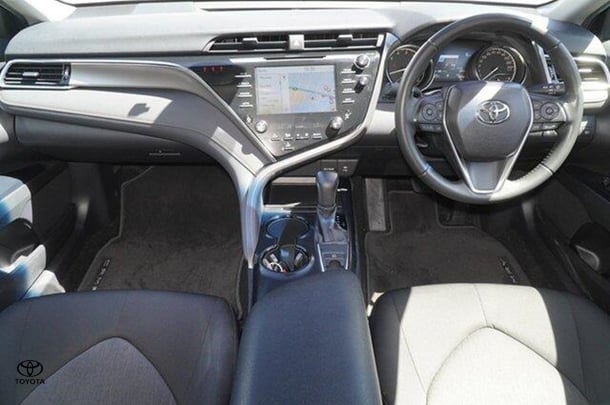 2018 Toyota Camry Ascent Sport in Silver