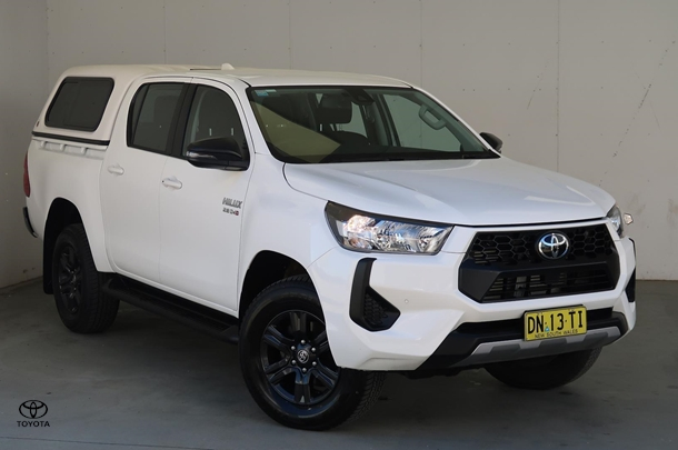 Image of 2025 Toyota Hilux SR 48V
