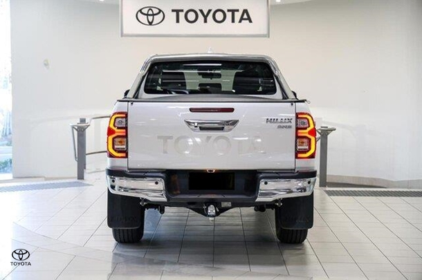 2022 Toyota Hilux SR5 in White