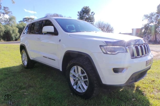 2018 Jeep Grand Cherokee Laredo in White