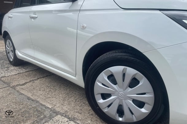 2024 Suzuki Swift Hybrid in White