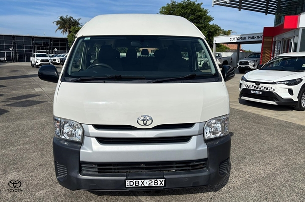 2015 Toyota Hiace SLWB in White