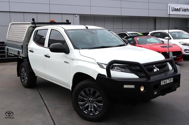 Image of 2022 Mitsubishi Triton GLX