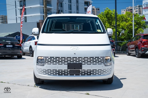 2025 Hyundai STARIA LOAD Base in Creamy White