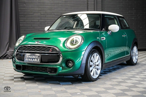 2020 MINI Hatch Cooper S Classic in Green