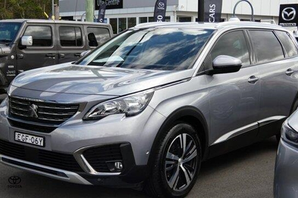 2019 Peugeot 5008 Allure in Silver