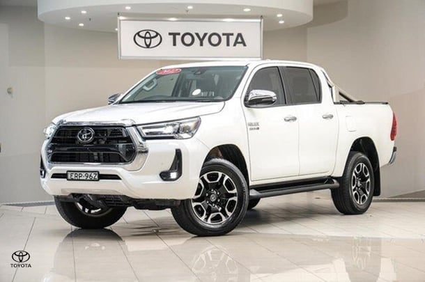 2022 Toyota Hilux SR5 in White